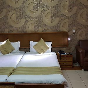 Hotel Executive